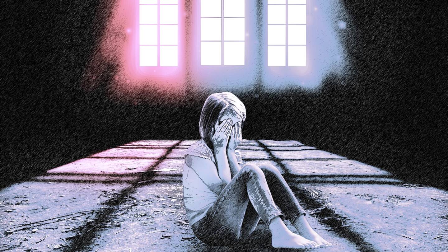 Hyväksikäyttö | Tiina oli 9-vuotias, kun sukulais­mies hakeutui yöllä hänen seuraansa – Vuosi­kausia ”käyttäydyttiin kuin mitään ei olisi tapahtunut”
