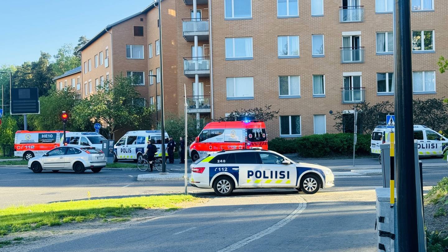 Poliisi | Kahta naista puukotettiin Helsingin Haagassa