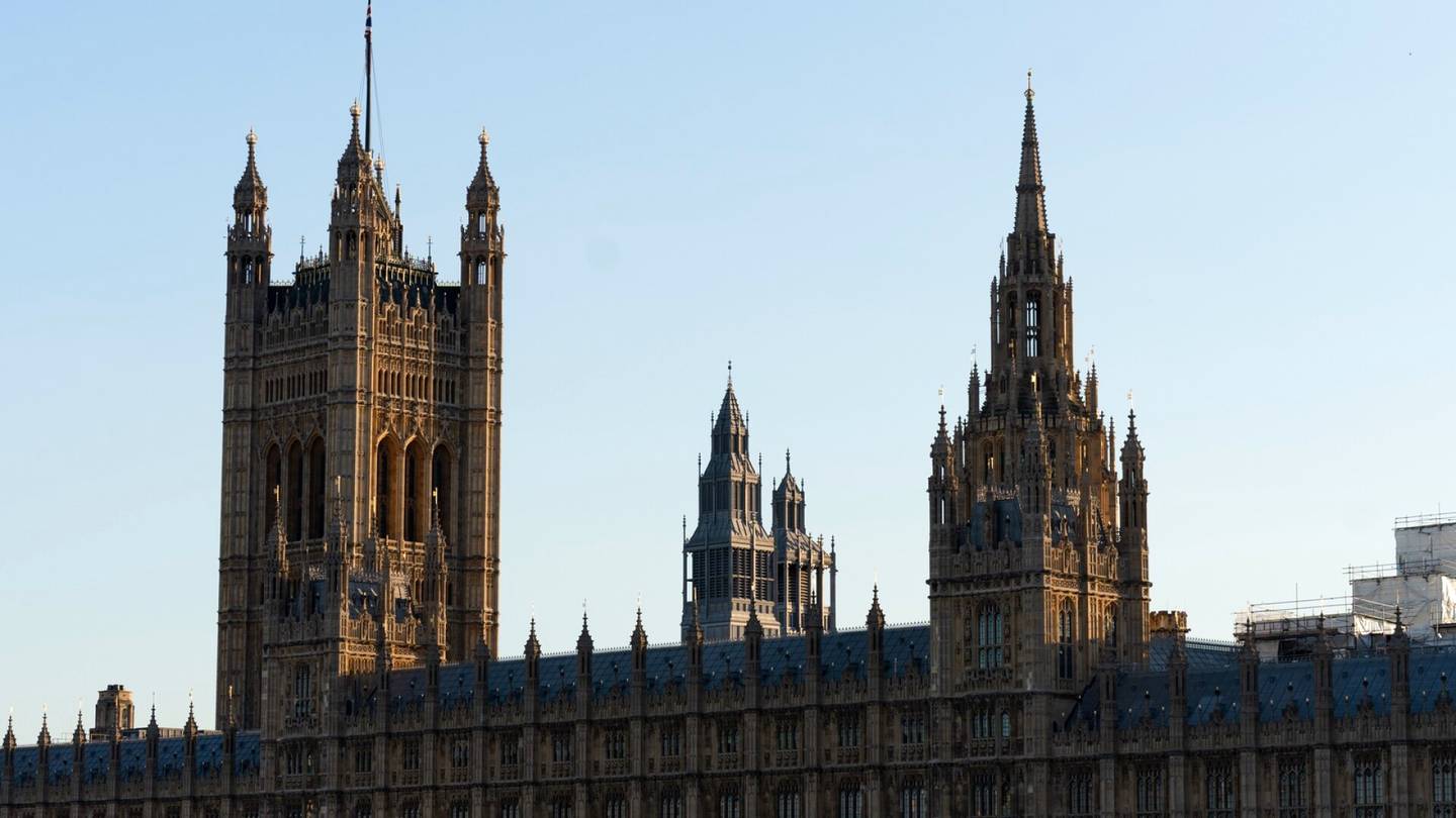 Britannia | ”Westminsterin hunaja-ansa” kuohuttaa britti­parlamentissa