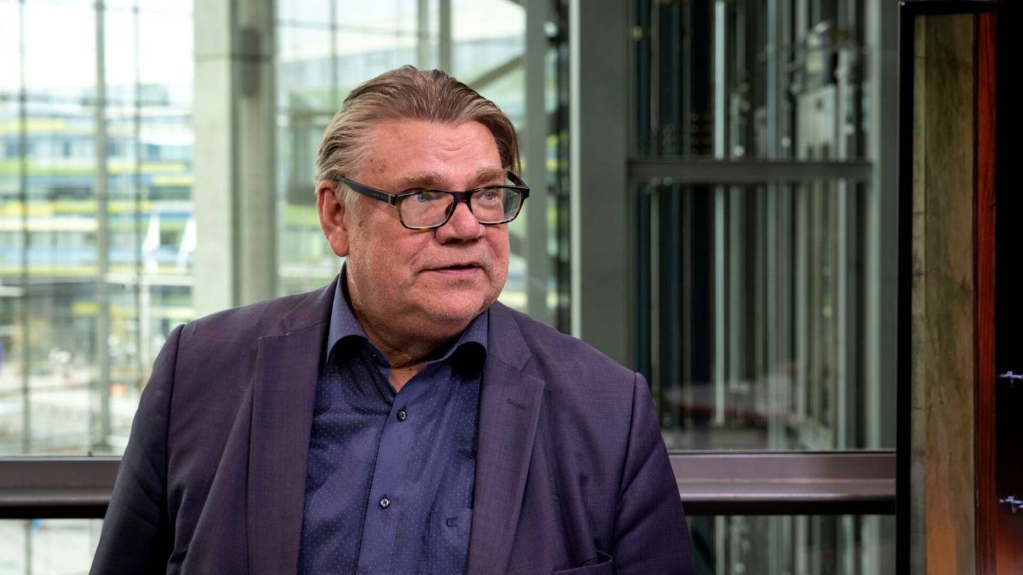 Vaalitulos | Timo Soini listaa syitä kokoomuksen vaali­voitolle ja lyttää perus­suomalaiset