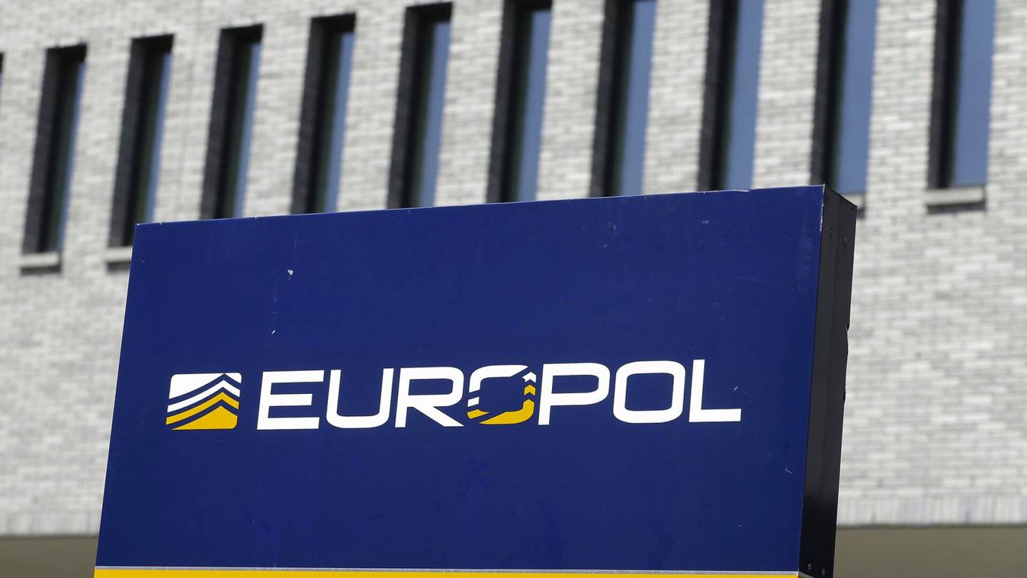 Tiedustelu | Euroopan tietosuoja­valtuutetun mukaan Europol yrittää perustella massa­valvontaa samalla tavalla kuin NSA, määrättiin poistamaan valtava määrä henkilötietoja