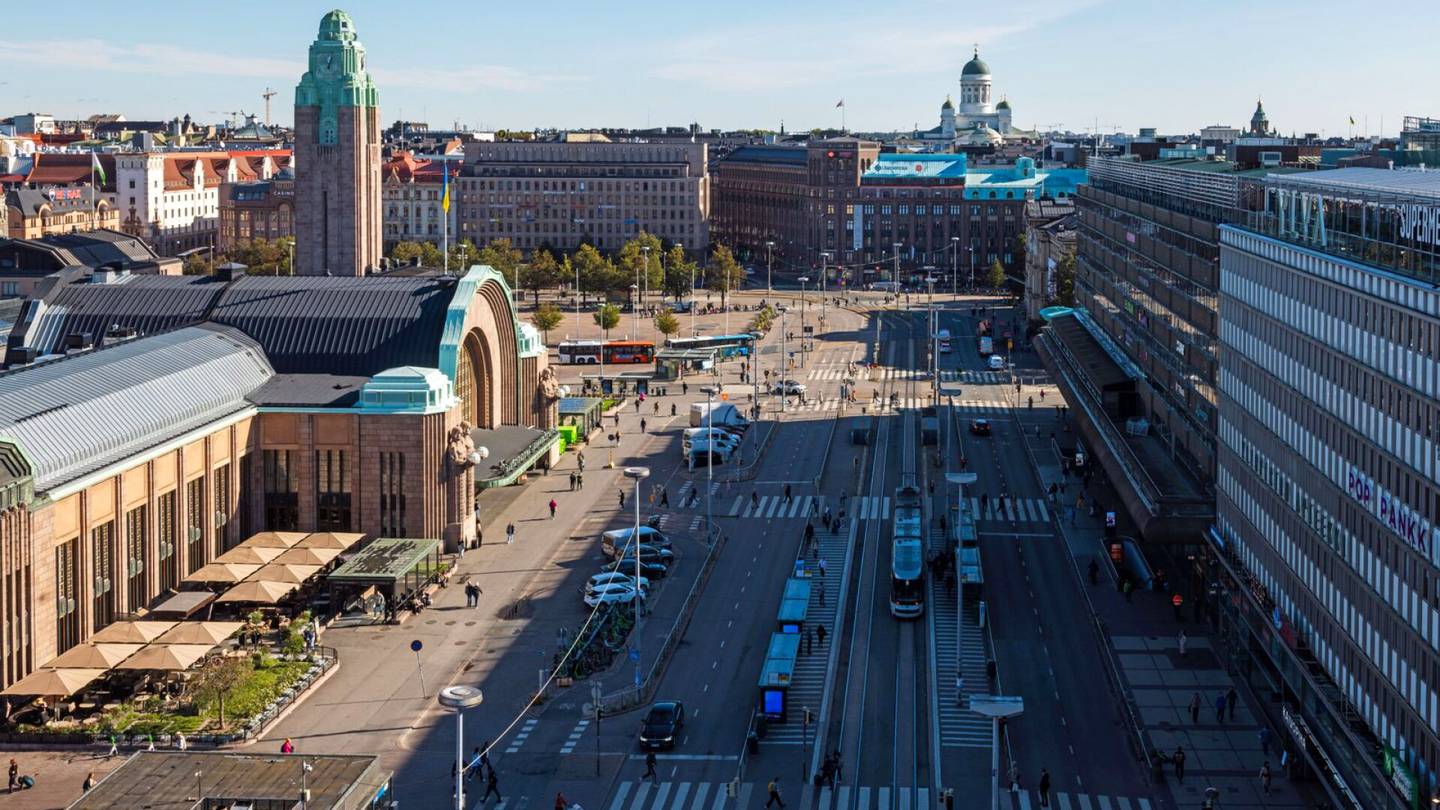 Kaivokatu | Autoilijat närkästyivät keskustan läpi­ajon vaikeuttamisesta – Näin Helsinki vastaa