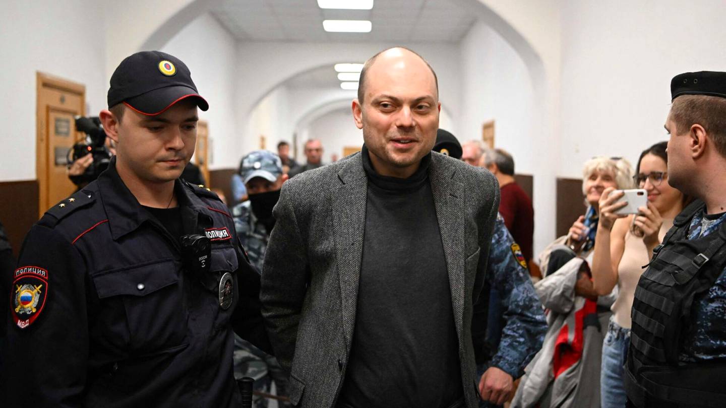 Venäjä | Syyttäjä vaatii 25 vuoden vankeutta ”maanpetoksesta” oppositio­poliitikko Kara-Murzalle