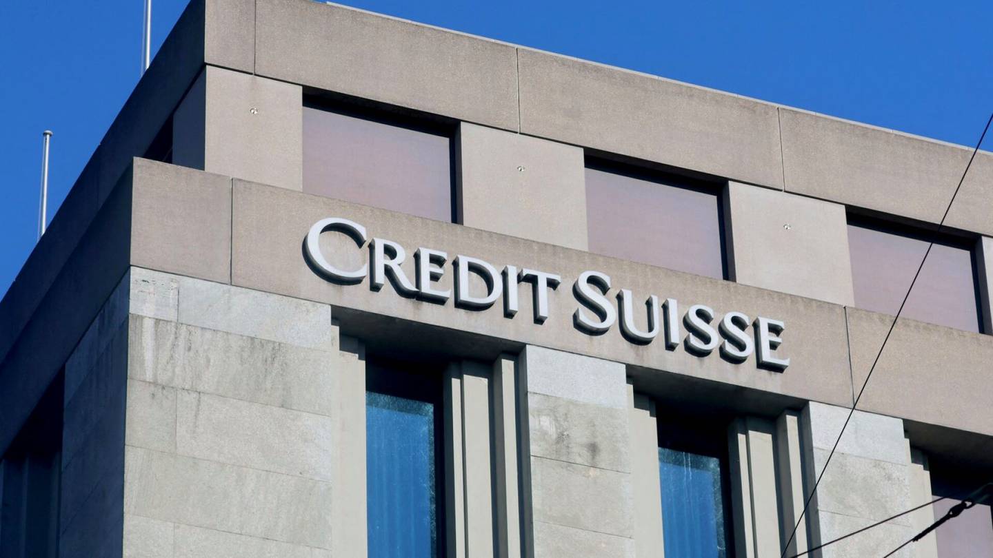 Pankit | Credit Suissen ongelmista osakkeiden myynti­aalto, Helsingissä vuoden surkein pörssi­päivä – Näin kriisi eteni keskiviikkona