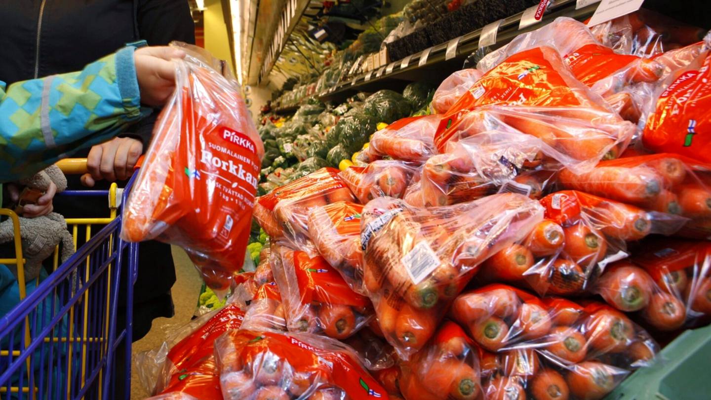 Kasvikset | Kotimaiset porkkanat ja punasipulit loppuvat kaupoista pian