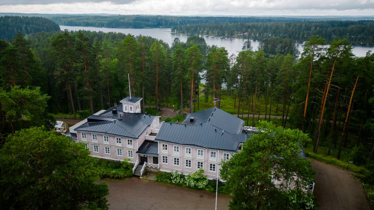 Hotelli Punkaharju | Kaupassa auttanut Miika Sollo ei tiennyt uuden omistajan konkurssi­taustasta