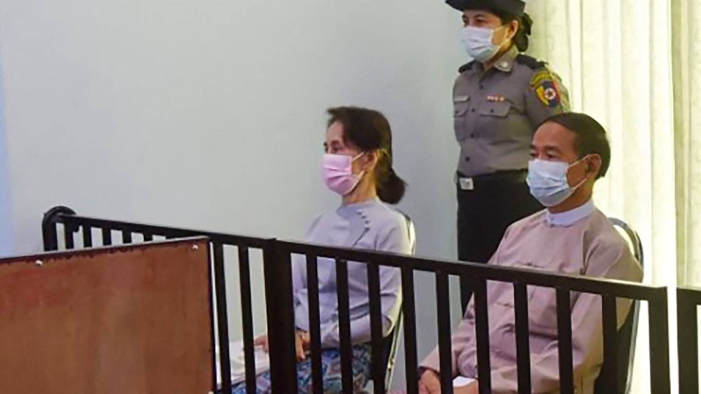 Myanmar | AFP: Aung San Suu Kyi pääsi vankilasta kotiarestiin