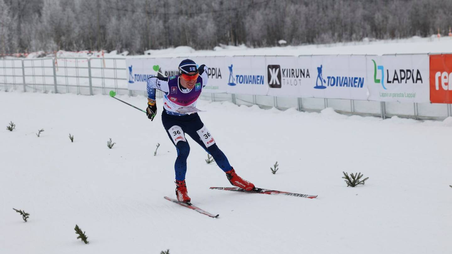 Hiihtosuunnistus | Ville-Petteri Saarelalle MM-kultaa sekunti­pelillä, Suomella kolmen mitalin avauspäivä kotikisoissa