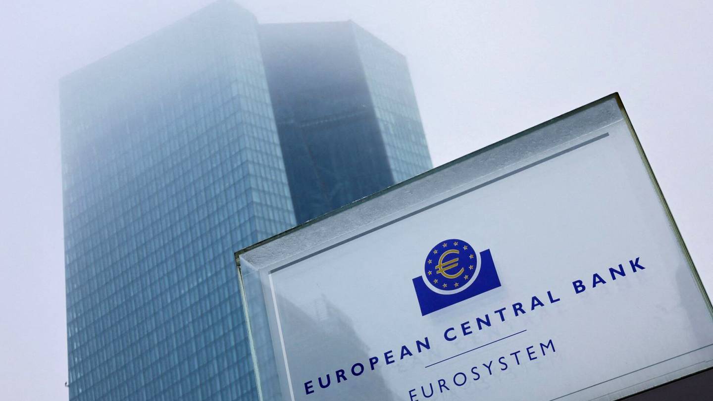 Rahapolitiikka | EKP päättää torstaina ohjaus­koroistaan todella tukalassa asemassa