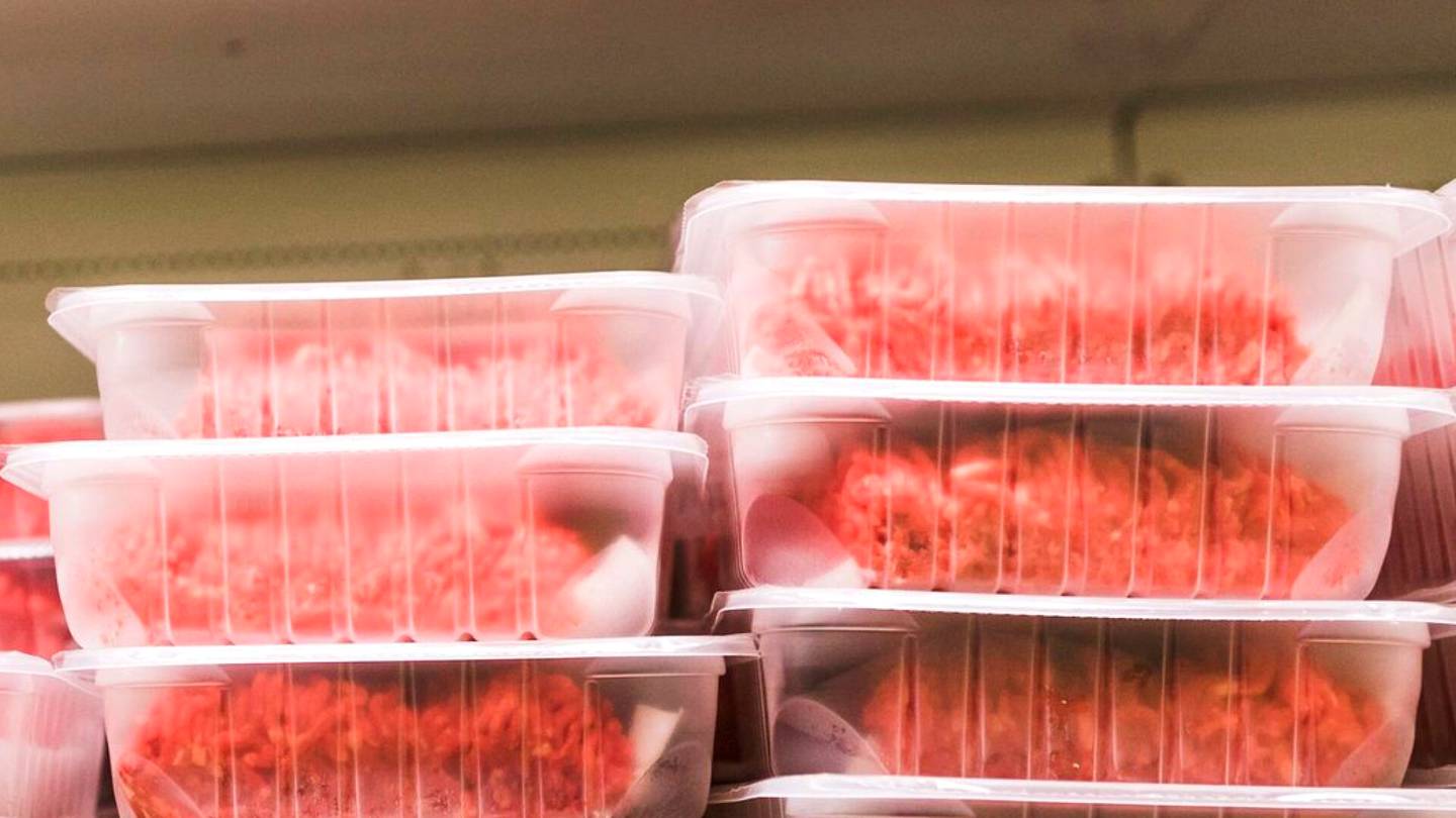 Suositusluonnos | Uusissa ravitsemus­suosituksissa punaisen lihan määrää vähennettäisiin reippaasti aiemmasta