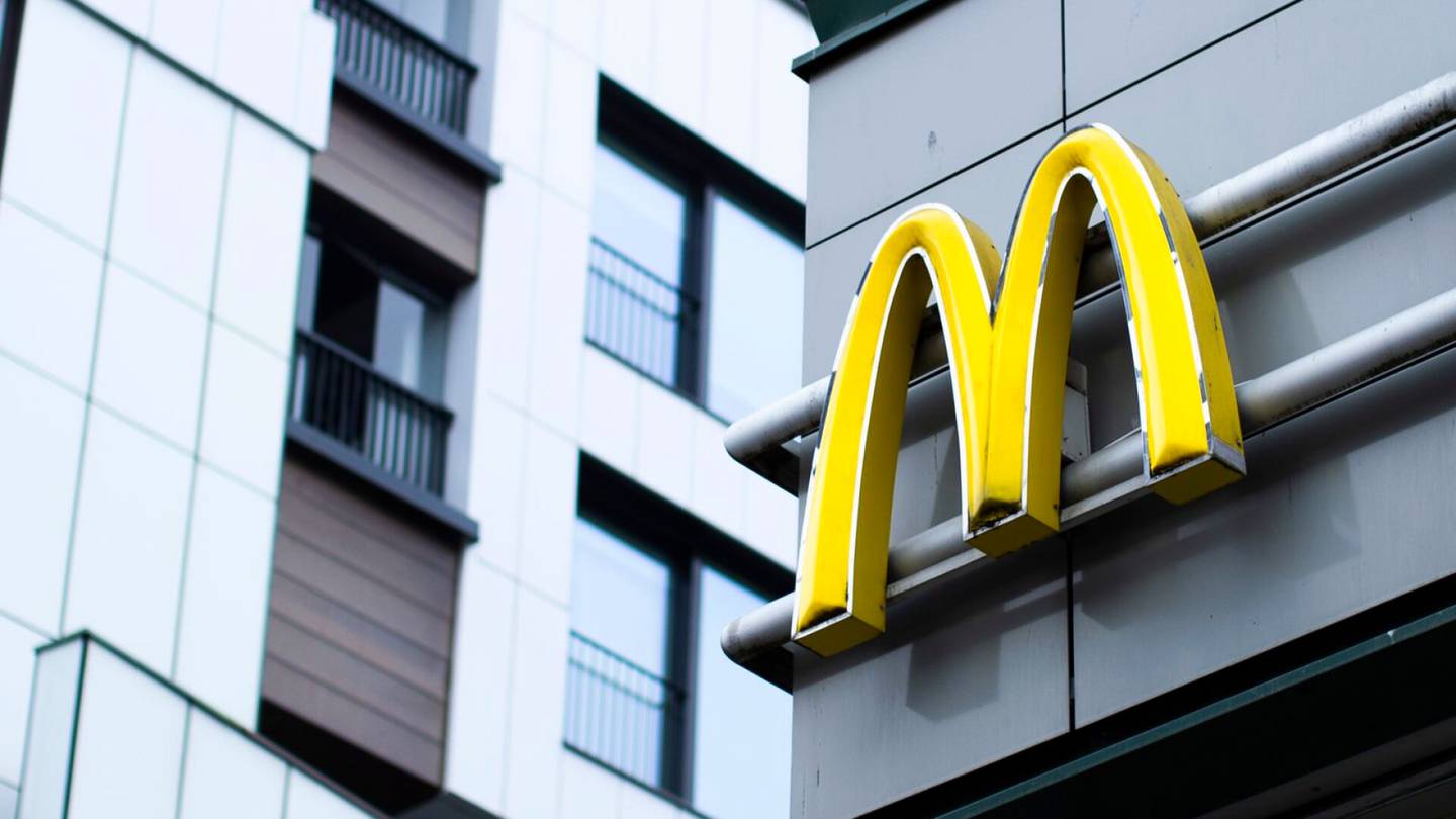 Seksuaalinen häirintä | BBC: McDonald’sin työntekijät kertovat ahdistelusta Britanniassa