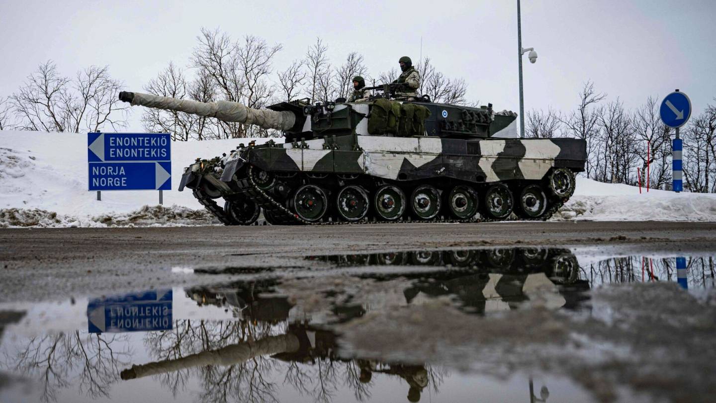 Liikenne | Naton suuri sota­harjoitus päättyy, Puolustus­voimat varoittaa pää­teiden ruuhkautumisesta