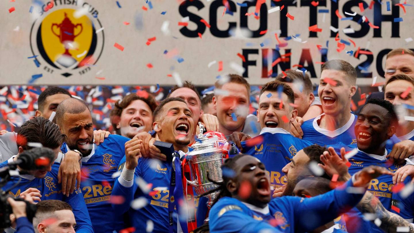 Jalkapallo | Glen Kamara juhlii Skotlannin cupin voittoa