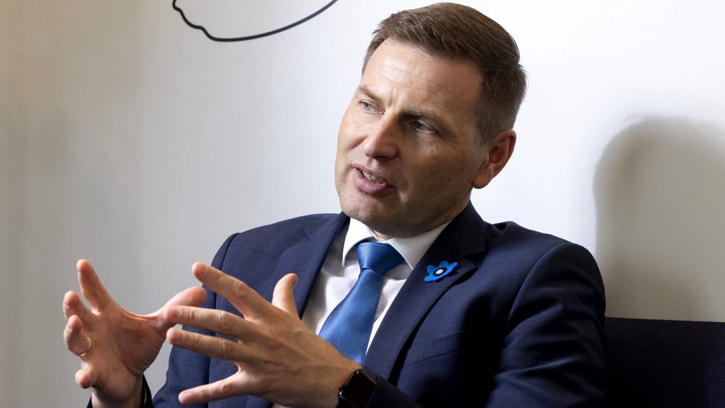 Viro | Viron puolustus­ministeri: Venäjän epä­rationaalista iskua Natoa vastaan ei voi sulkea pois