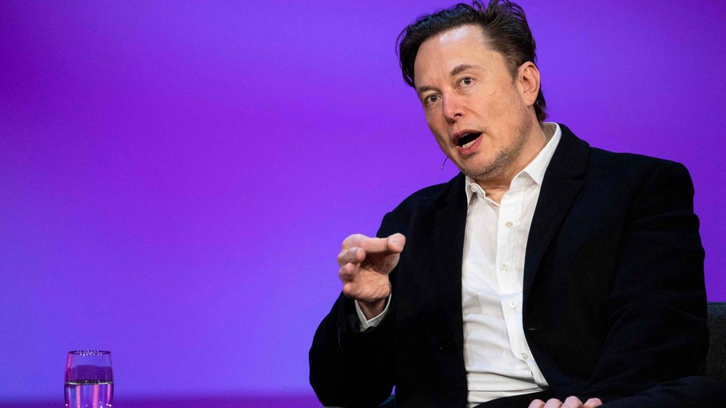Yritykset | Elon Muskin yhtiöiden sisäinen kuohunta kuplii yli: Teslan osakkeen­omistaja ryhtyi oikeus­toimiin, Space X irti­sanoi Muskia maine­haittana pitäviä työn­tekijöitä