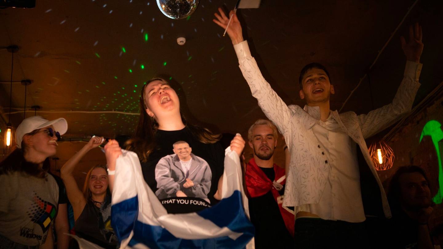 Euroviisut | Mitä venäläiset miettivät Israelin osallistumisesta Euro­viisuihin? HS tapasi viisu­faneja Moskovassa