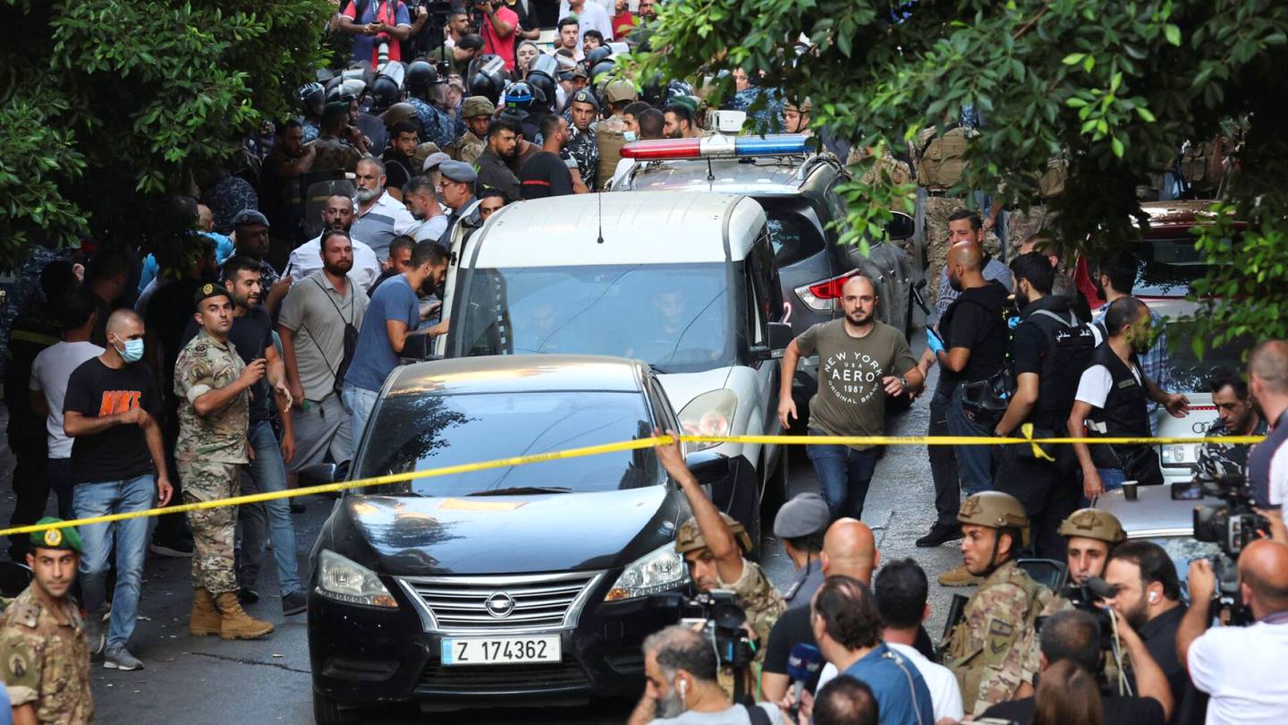 Libanon | Mies ryösti pankin Libanonissa saadakseen omat rahansa, kuusi tuntia kestänyt pantti­vanki­tilanne päättyi sopuun