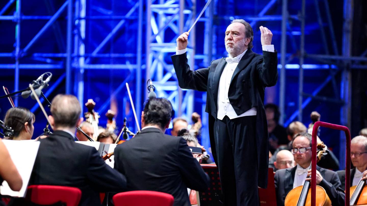 Musiikki | Milanon La Scala ei boikotoi venäläistä kulttuuria: hullusta yksinvaltiaasta kertova ooppera avaa kauden