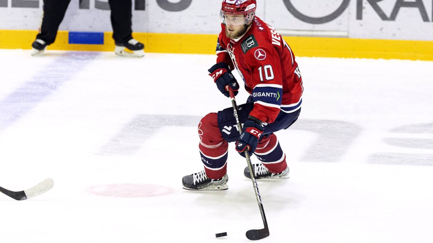 Jääkiekko | NHL:ssä henkisiä kolhuja saanut Kristian Vesalainen pääsi vihdoin HIFK:hon