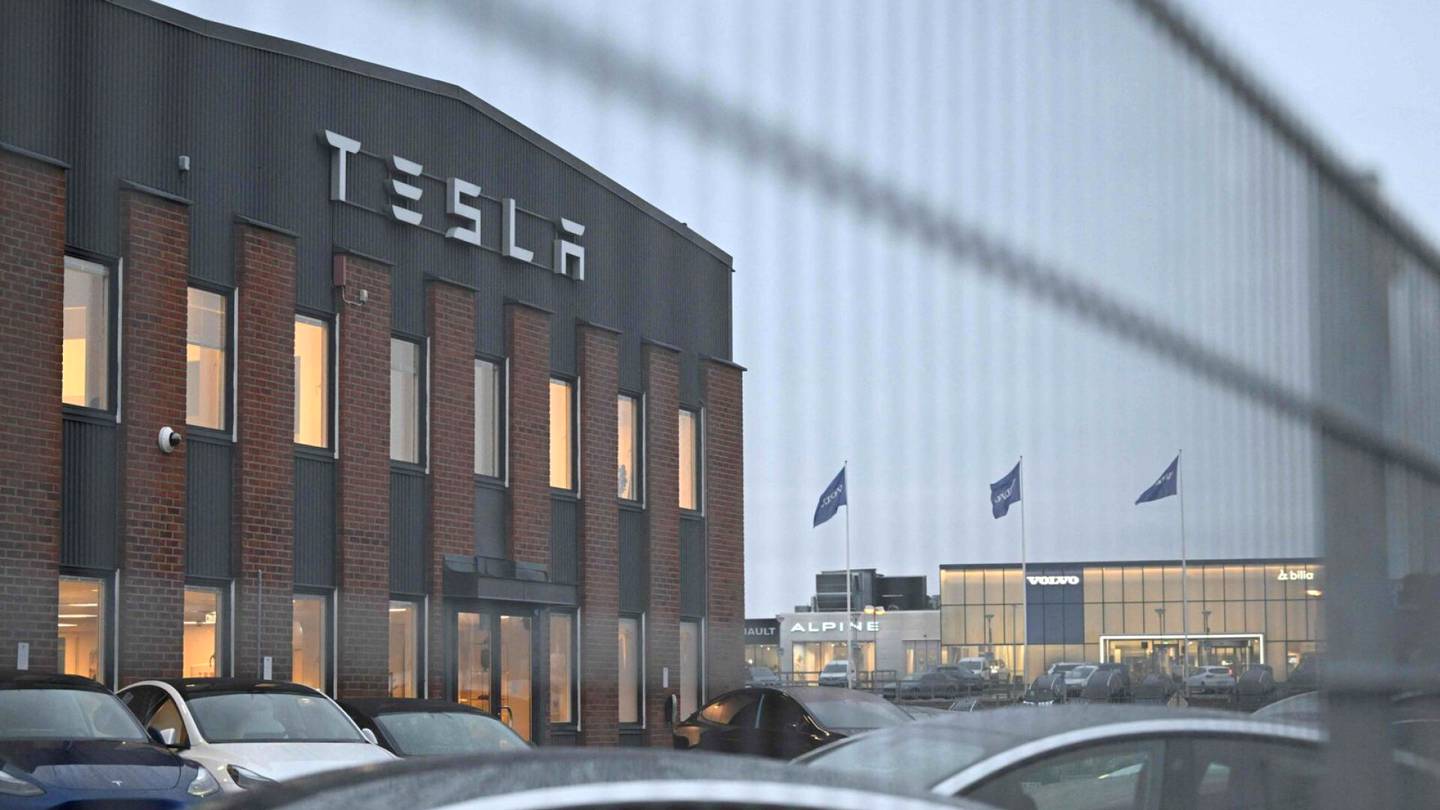 Työehtosopimukset | Ruotsin Tesla-lakko laajenee lataus­asemille