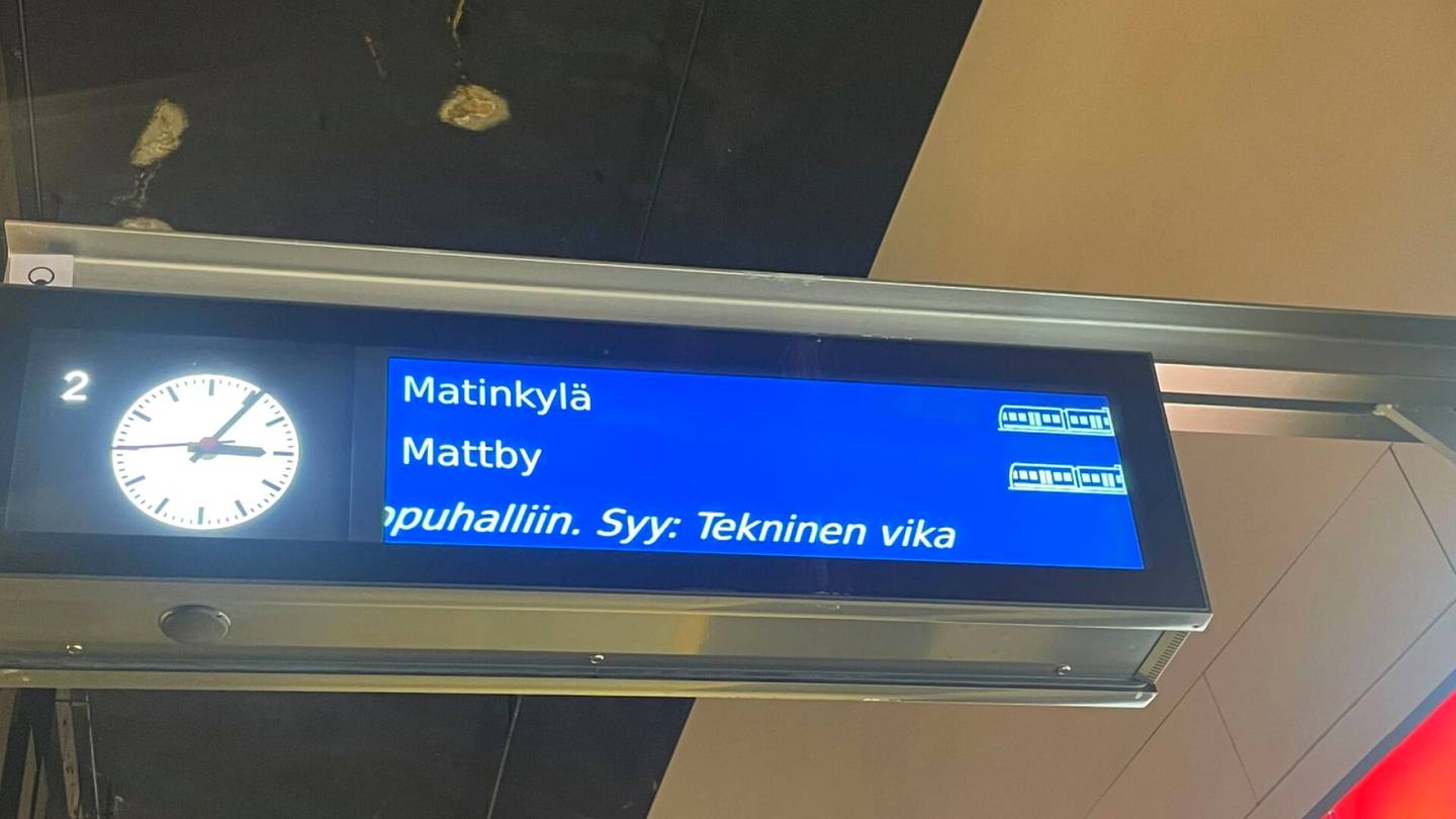 Metro | Metroliikenne pysähtyi Espoossa Urheilupuistossa henkilövahingon vuoksi