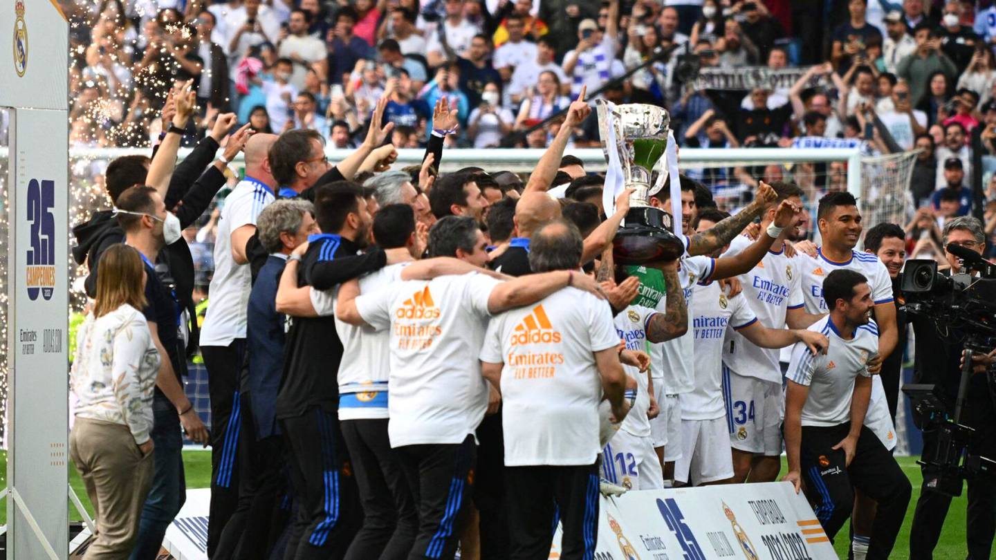 Jalkapallo | Real Madrid varmisti 35:nnen Espanjan mestaruutensa, ja samalla päävalmentaja Carlo Ancelotti teki jalka­pallo­historiaa