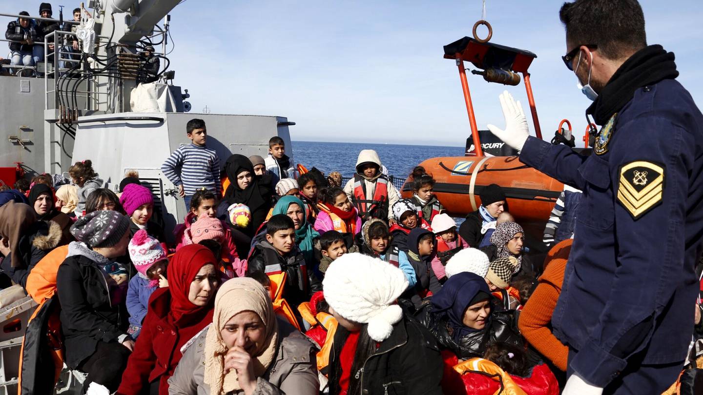 Siirtolaisuus | ”En tiedä miksi he tekivät sen päivänvalossa” – BBC: Kreikan merivartiosto heittää ihmisiä mereen kuolemaan