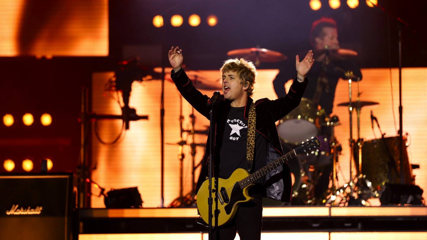 Levyarvostelu | Miljonääri­punkkareiden Green Day teki levyn, joka kuulostaa virheettömyydessään teko­älyn tuottamalta