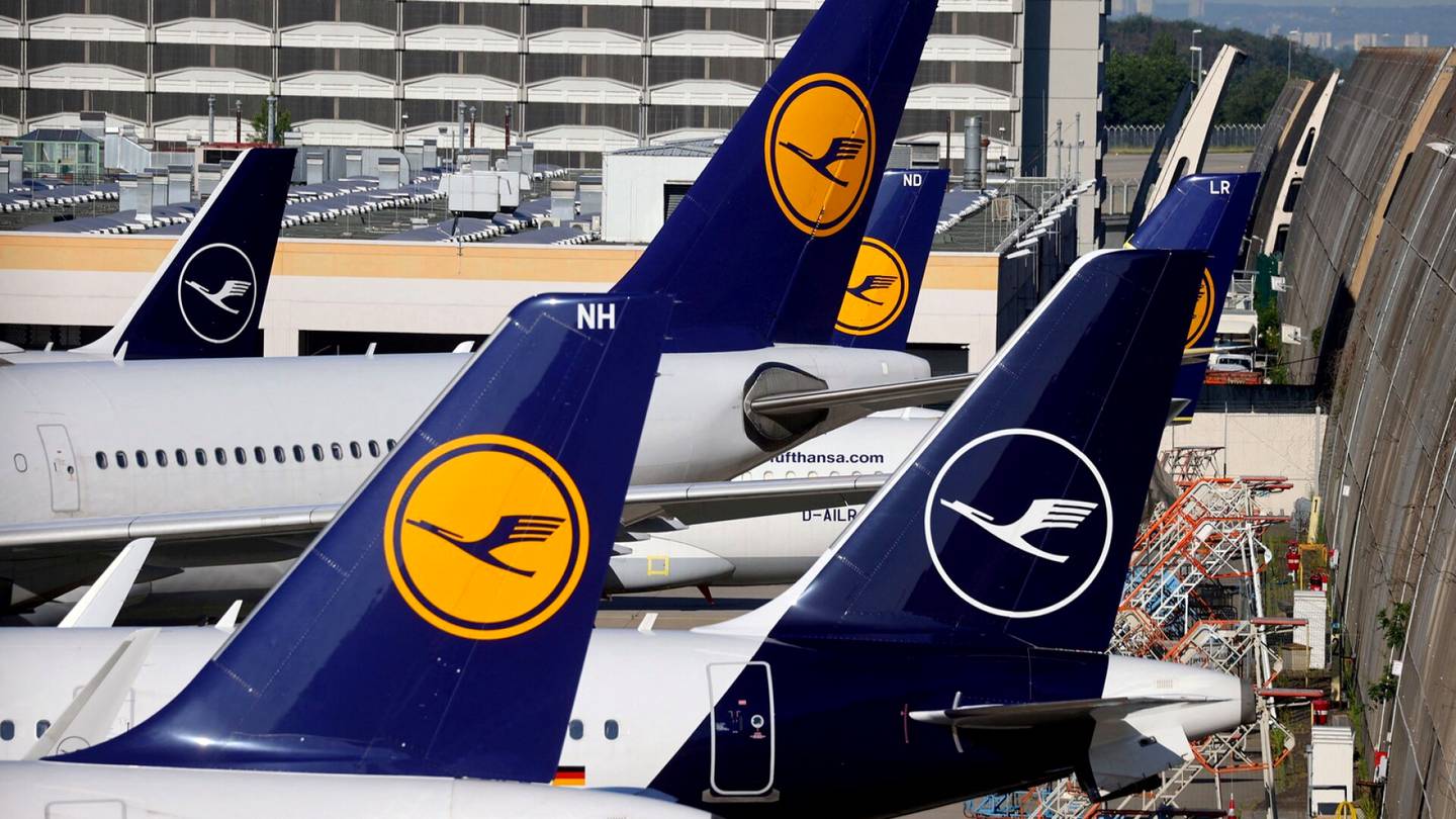 Ilmailu | Lufthansan maa­henkilöstö menee kolmen päivän lakkoon
