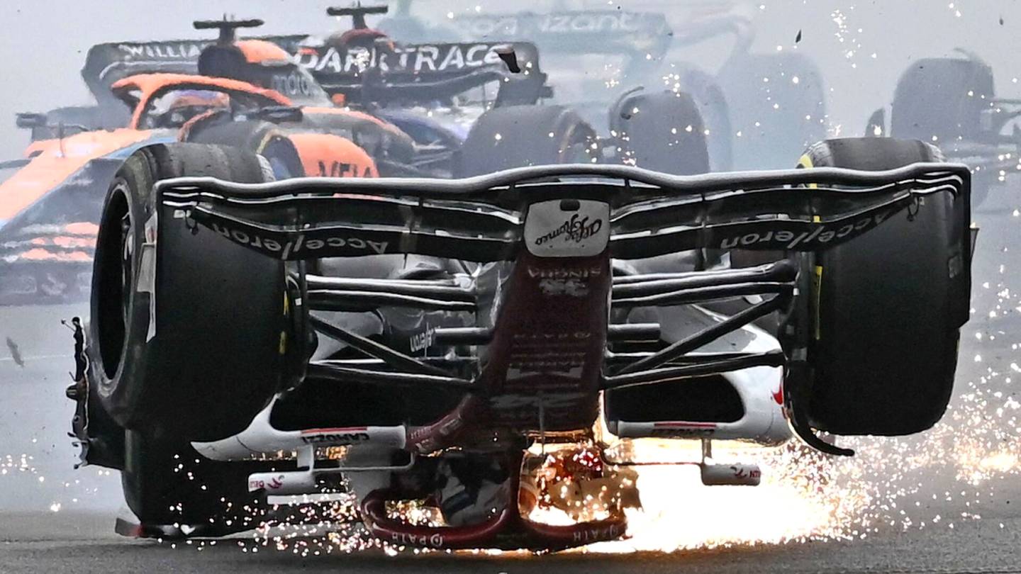 Formula 1 | Britannian gp:ssä karmeasta kolarista selvinnyt Zhou Guanyu sai ajoluvan Itävaltaan