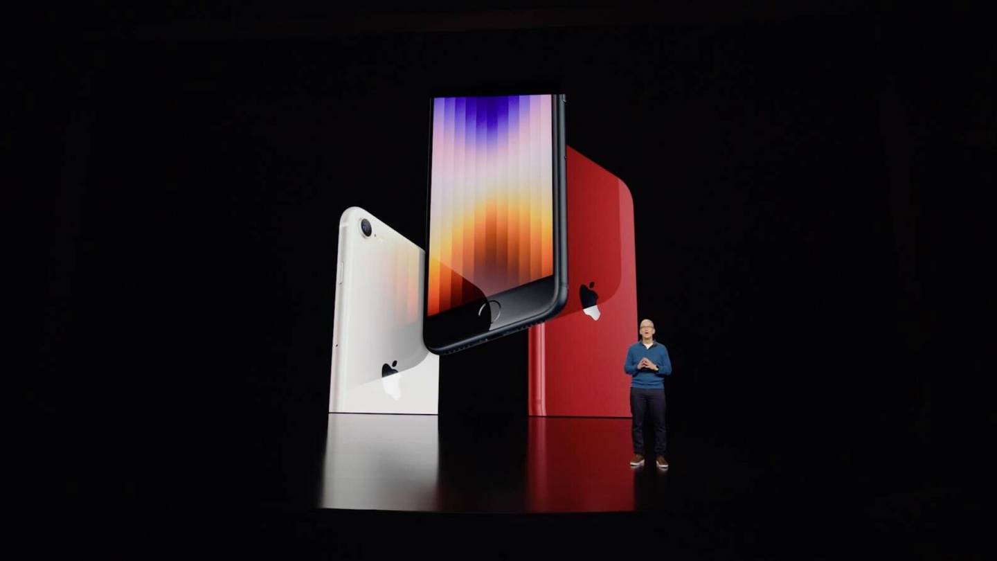 Teknologia | Apple julkisti uuden Iphonen, Ipadin ja ammatti­käyttöön tarkoitetun luksus­tieto­koneen, jonka halvinkin malli maksaa yli 4 000 euroa