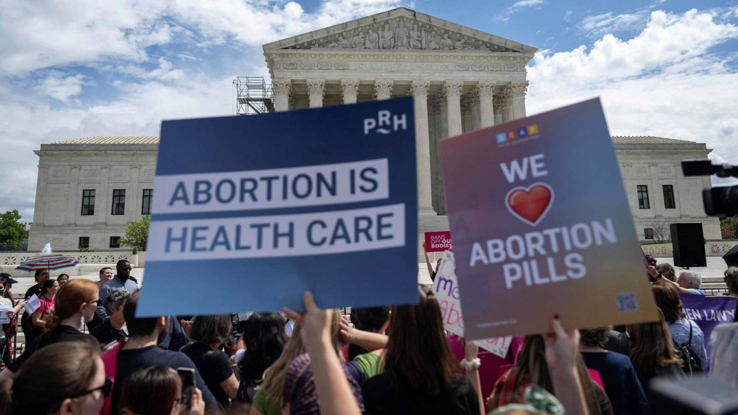 Yhdysvaltain aborttilainsäädäntö | Korkein oikeus turvasi abortti­lääkkeen saannin