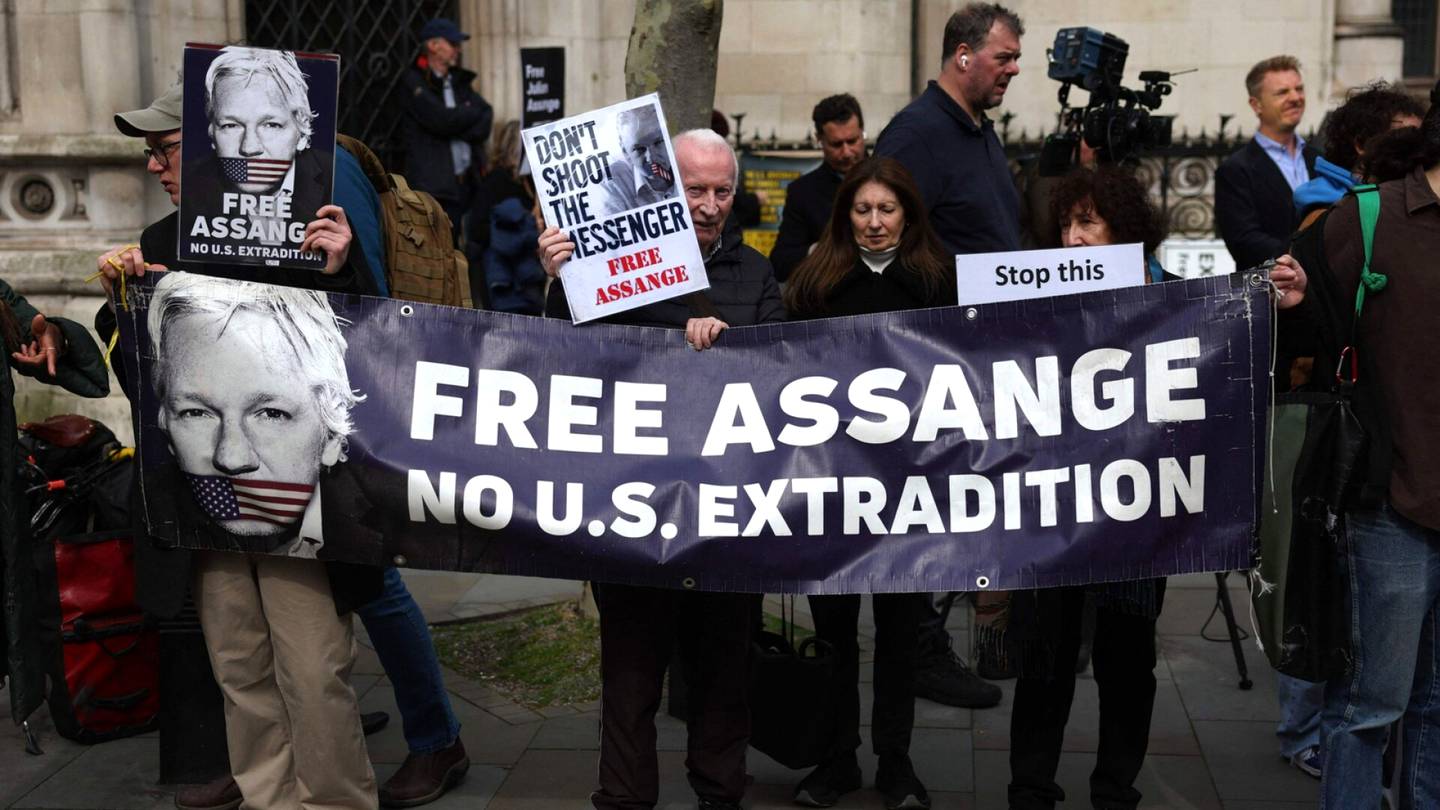 Wikileaks | Biden sanoo harkitsevansa Julian Assangen syytteiden kumoamista