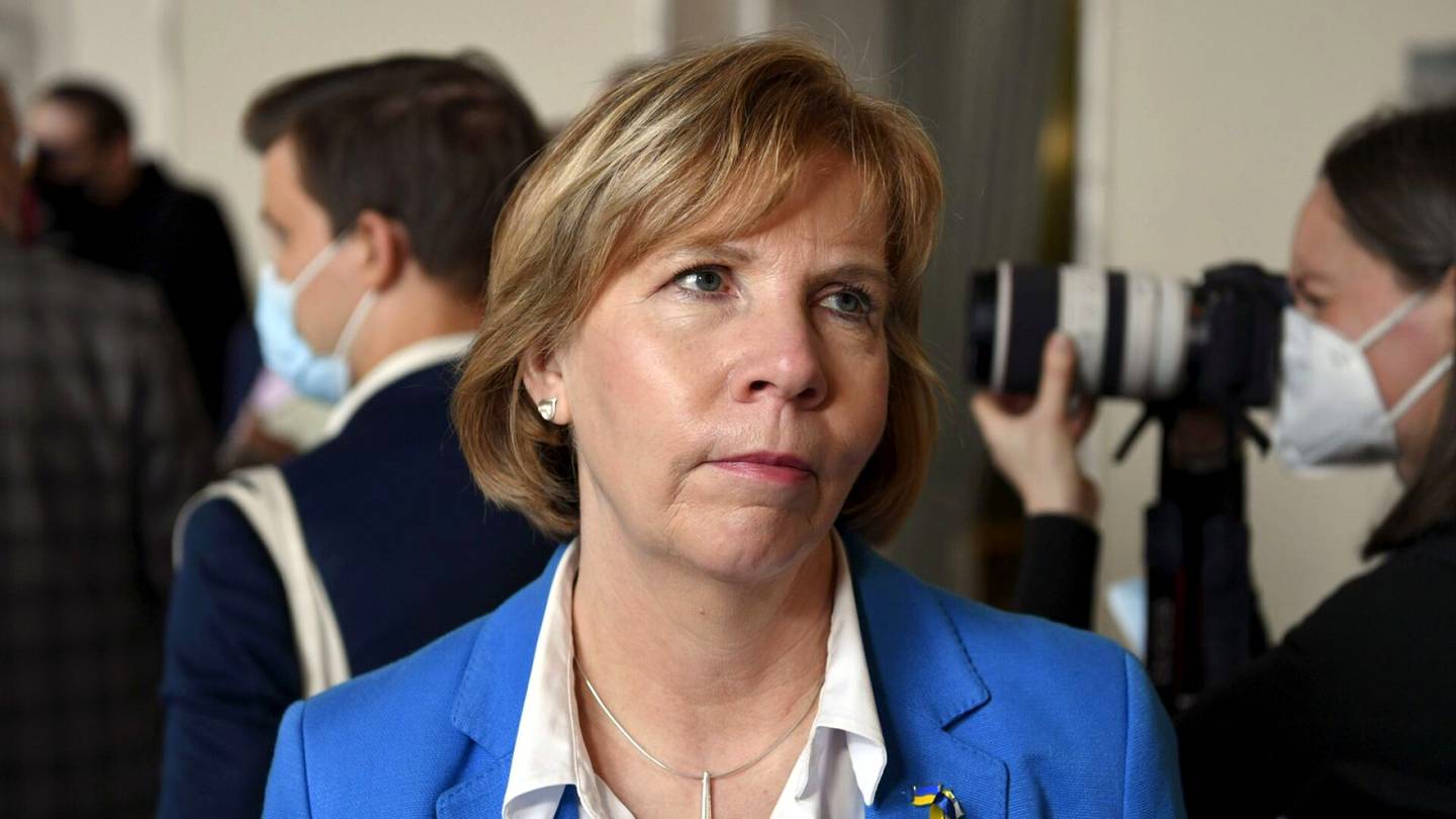 Nato | Rkp:n Anna-Maja Henriksson: Suomi ei liittyisi Natoon ollakseen uhka kenellekään