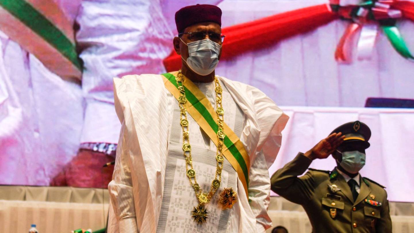 Länsi-Afrikka | Nigerin presidentti teljetty palatsiin, käynnissä mahdollinen vallan­kaappaus­yritys