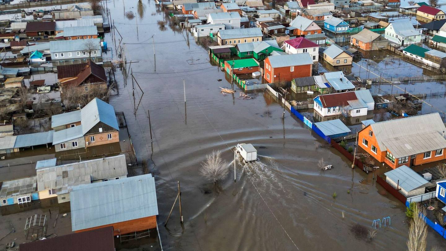 Venäjä | Tulvat pahenevat: Orenburgissa vesi jo kaksi metriä yli kriittisen pisteen