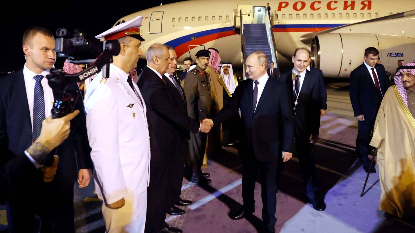 Venäjä | Putin saapui Lähi-itään, tapaa torstaina Iranin presidentin Venäjällä