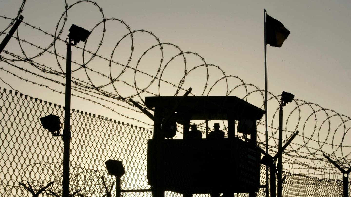 Yhdysvallat | Lentokone oli jo valmiina viemään kolmas­osan Guantánamon vangeista vapauteen – Hamasin hyökkäys perui aikeet