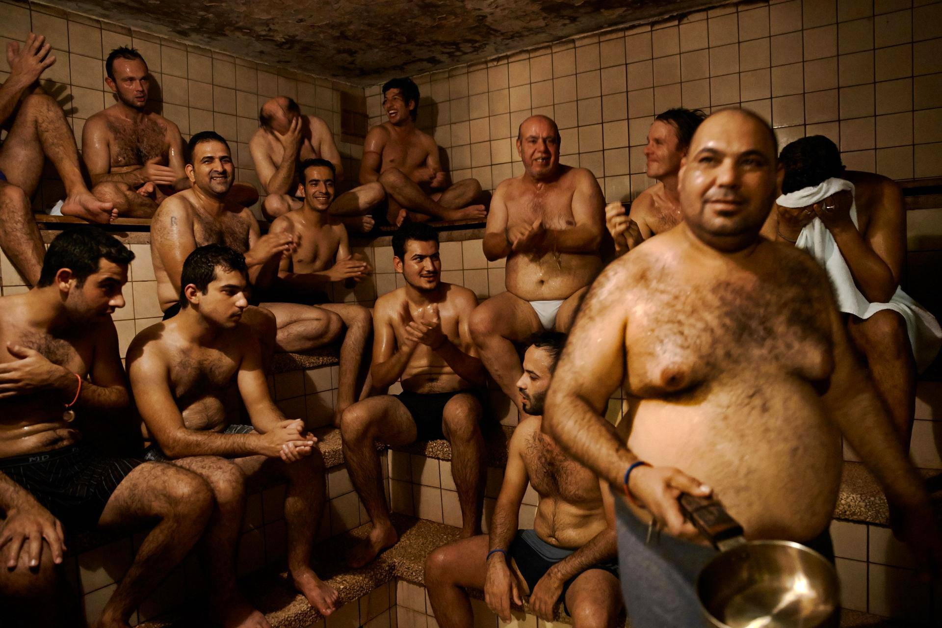 в мужской бане голые парни фото 116