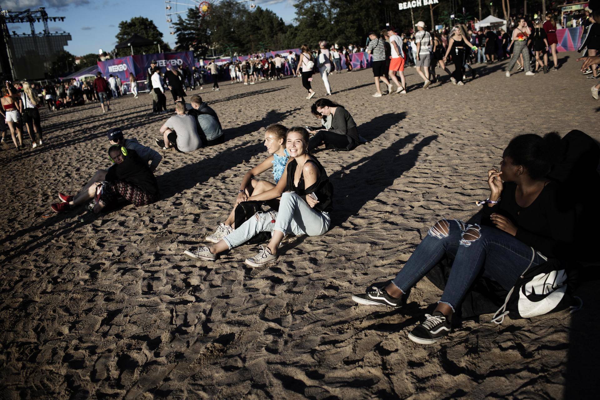 Kuvakooste: Weekend Festival päättyi tanssiin ilta-auringossa - Kaupunki |  