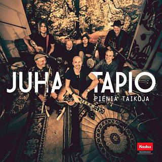 Juha Tapio keskeytti hittiputkensa ja teki akustisen nuotiopiirilevyn,  jossa hän keskustelee Jumalan kanssa - Kulttuuri 