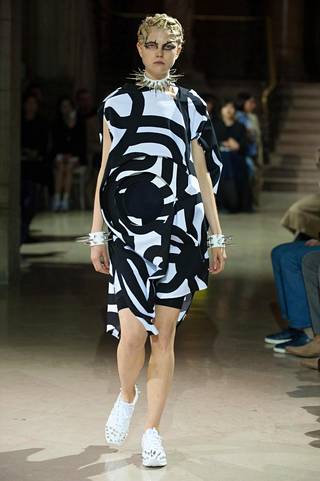 Tältä näyttäisi punk-Marimekko – japanilainen muotimerkki yllätti Pariisin  muotiviikoilla ja teki malliston Marimekon kankaista - Kulttuuri 
