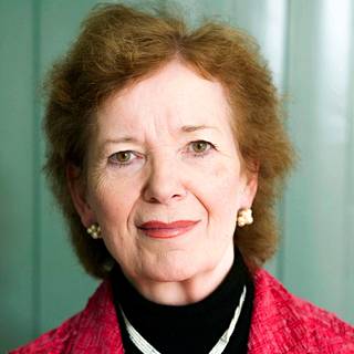 Irlannin entistä presidenttiä Mary Robinsonia kaduttaa, että hän ei rohjennut viljellä nuorempana huumoria. 