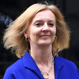 Ulkoministeri Liz Truss kuuluu Johnsonin mahdollisiin seuraajakandidaatteihin. Truss on erityisen suosittu konservatiivipuolueen rivijäsenien keskuudessa.
