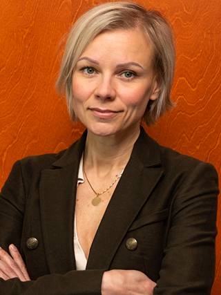 Tutkija Jonna Alava on perehtynyt Junarmijan toimintaan.