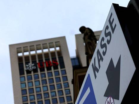 Basel III -vakavaraisuussääntely etenee jäsenmaiden yleisnäkemyksen jälkeen. Kuvassa sveitsiläispankki UBS:n toimitilat Frankfurtissa Saksassa.