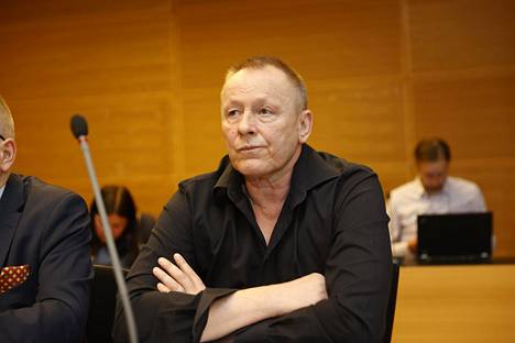Keijo Vilhunen käräjäoikeudessa syytettynä Volkan Ünsalin palkkamurhasta kesäkuussa 2020.