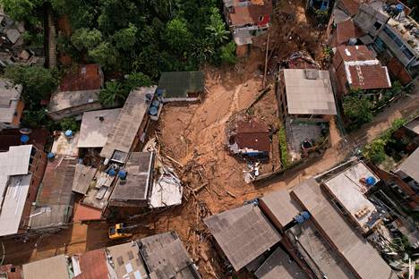 Maanvyörymien ja tulvien tuhoja São Sebastiãossa tiistaina.