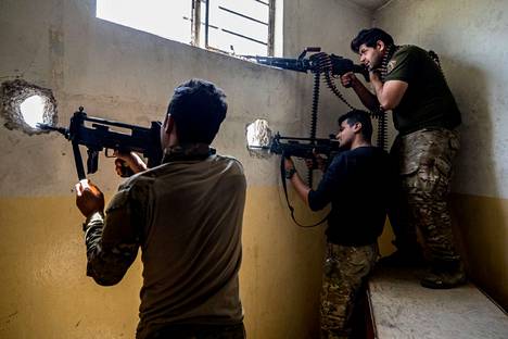 Irakin asevoimien sotilaat taistelivat Isis-järjestöä vastaan Mosulissa huhtikuussa 2017.