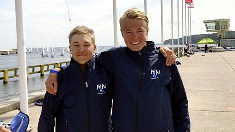 Suomalaisnuoret purjehtivat MM-hopealle välinerikosta huolimatta: ”Pidimme päät kylminä”
